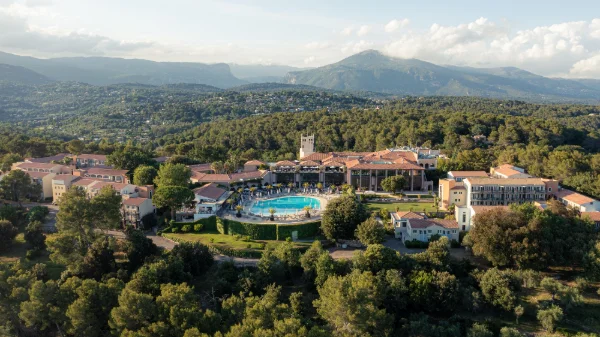 Club-Med-Opio-1